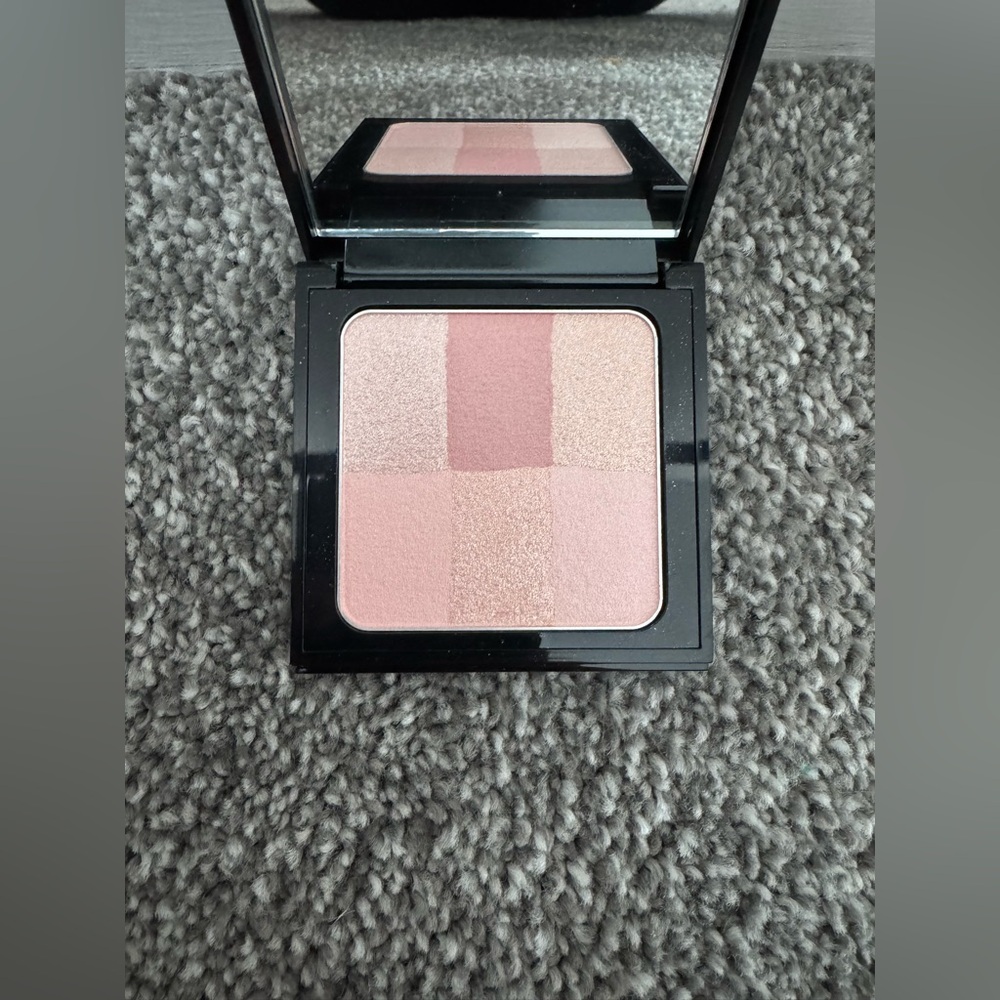 Bobbi Brown Brightening Brick Pink